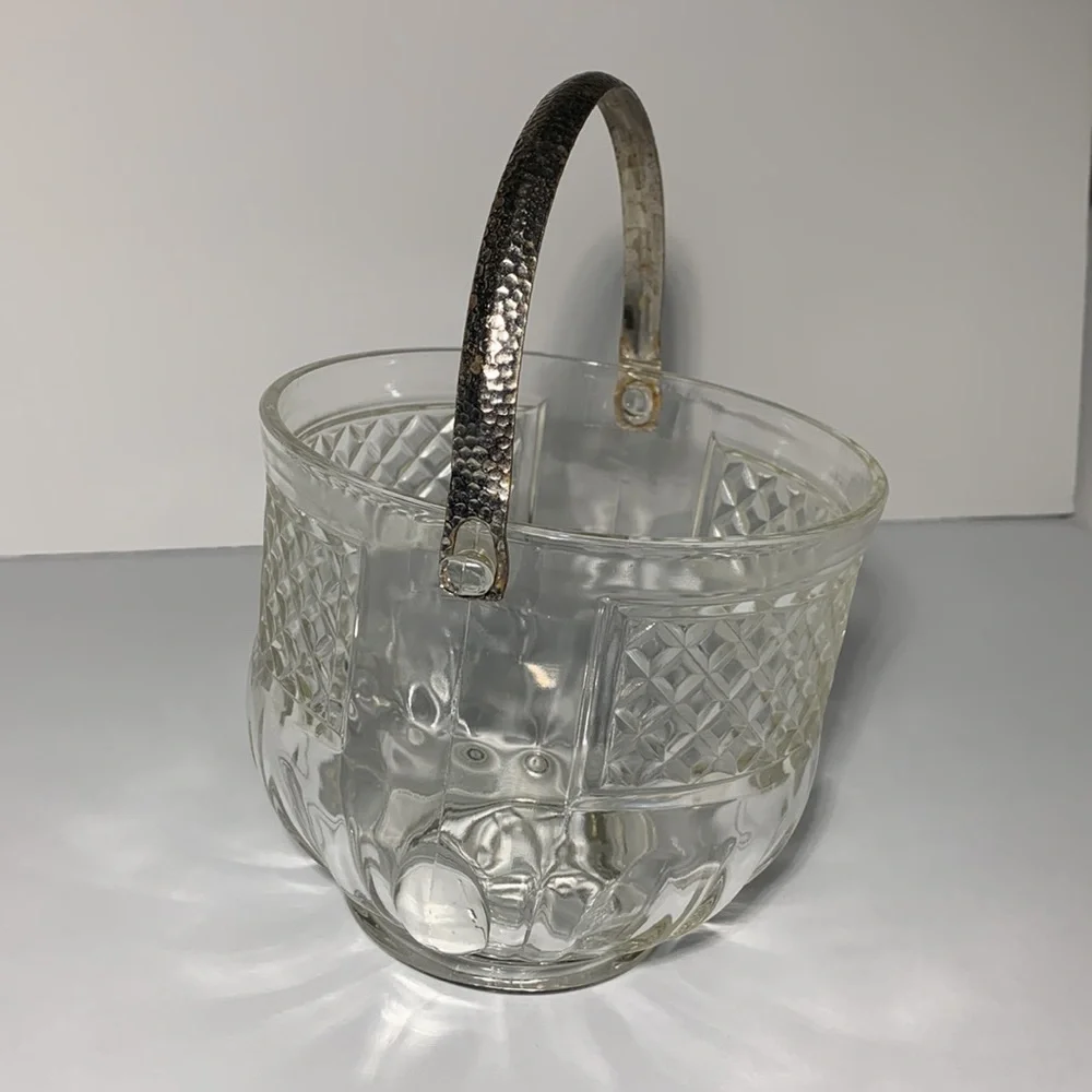 VTG MCM Ice Bucket Barware Pressed Glass Hammered AluminumHandle Diamond Pattern
